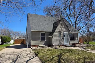 617 S Hiawatha Ave, Pipestone, MN 56164 - Photo 1
