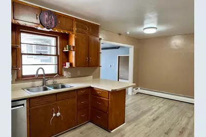 905 W Chestnut Avenue, Olivia, MN 56277 - Photo 5