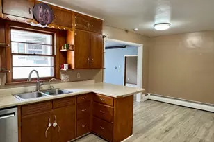 905 W Chestnut Ave, Olivia, MN 56277 - Photo 5