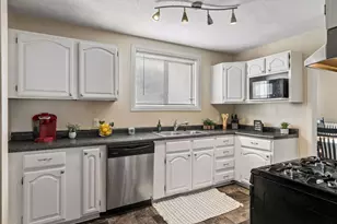 885 Case Ave, Saint Paul, MN 55106 - Photo 15