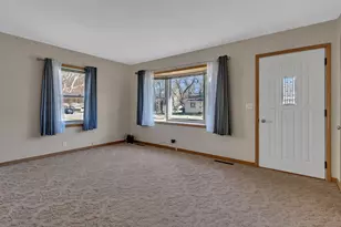 813 Augusta Ave, Willmar, MN 56201 - Photo 7