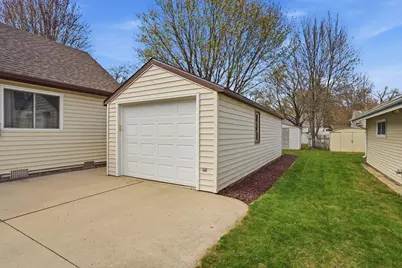 813 Augusta Avenue, Willmar, MN 56201 - Photo 15