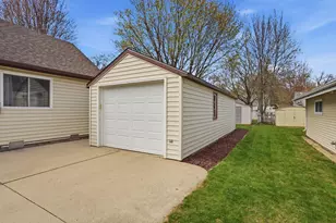 813 Augusta Ave, Willmar, MN 56201 - Photo 15