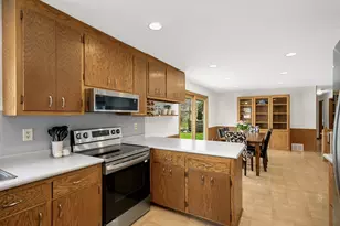 110 Mayo Dr, Burnsville, MN 55337 - Photo 9