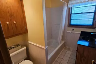 605 Park Valley Dr W, Hopkins, MN 55343 - Photo 9