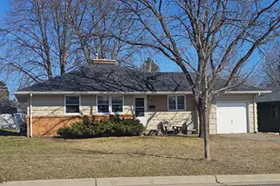 605 Park Valley Dr W, Hopkins, MN 55343 - Photo 1