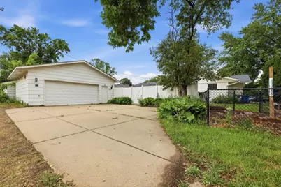 613 Monroe Street S, Shakopee, MN 55379 - Photo 31