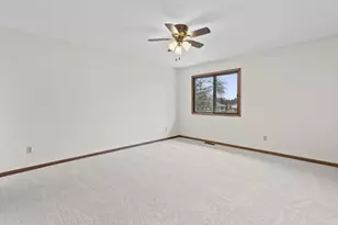 4277 Parkview Ct, Vadnais Heights, MN 55127 - Photo 9