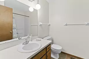 4277 Parkview Ct, Vadnais Heights, MN 55127 - Photo 13