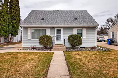 1633 10th Avenue S, Fargo,  58103 - Photo 1