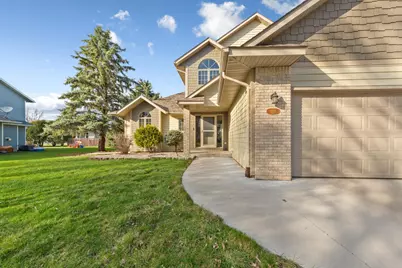 1526 Castle Drive, North Mankato, MN 56003 - Photo 9