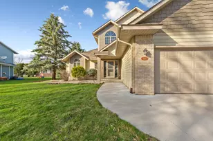 1526 Castle Dr, North Mankato, MN 56003 - Photo 9