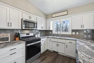 10685 Johnson St NE, Blaine, MN 55434 - Photo 17