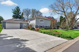 798 Sunset Dr, Eagan, MN 55123 - Photo 3