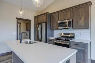 419 Coyote Way, New Richmond, WI 54017 - Photo 5