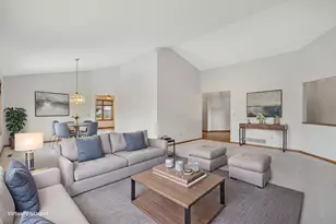 8912 Vincent Pl, Bloomington, MN 55431 - Photo 37