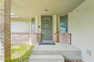 8912 Vincent Pl, Bloomington, MN 55431 - Photo 3