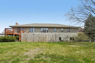 8912 Vincent Pl, Bloomington, MN 55431 - Photo 27