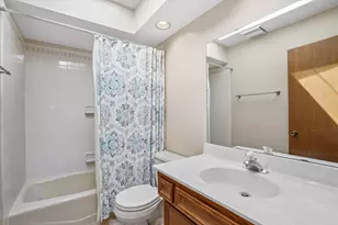 8912 Vincent Pl, Bloomington, MN 55431 - Photo 19