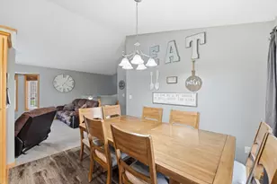 201 10th St SE, Freeport, MN 56331 - Photo 9
