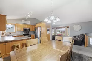 201 10th St SE, Freeport, MN 56331 - Photo 7
