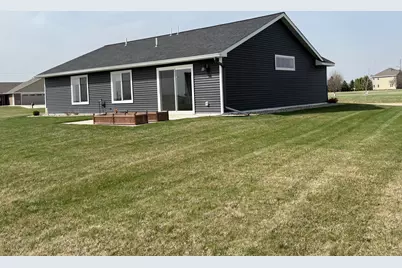 994 City Heights Dr, Willmar, MN 56201 - Photo 23