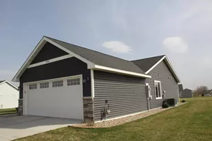 994 City Heights Dr, Willmar, MN 56201 - Photo 19