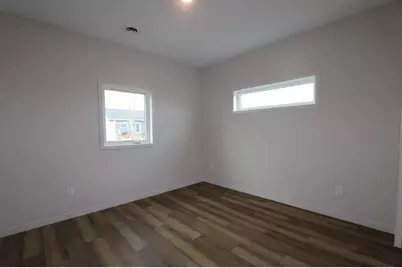 1005 8th Avenue NE, Perham, MN 56573 - Photo 7