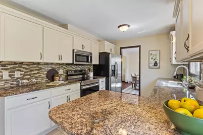 221 Burncrest Court, Burnsville, MN 55337 - Photo 9