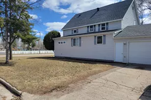 933 Labree Ave N, Thief River Falls, MN 56701 - Photo 23