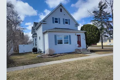933 Labree Avenue N, Thief River Falls, MN 56701 - Photo 1