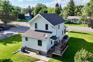 407 E Fairview Ave, Olivia, MN 56277 - Photo 3