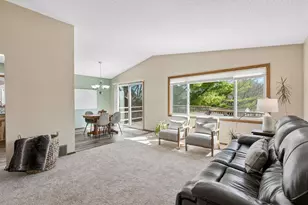 4320 Greenhaven Ct, Vadnais Heights, MN 55127 - Photo 9