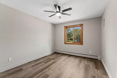 2700 Oxford Street N #101, Roseville, MN 55113 - Photo 7