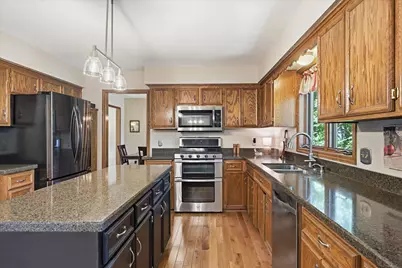 7429 Upper 136th Street W, Apple Valley, MN 55124 - Photo 11