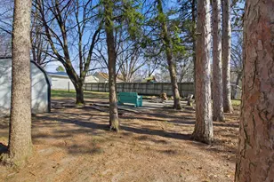 819 N Ramsey Ave, Litchfield, MN 55355 - Photo 23