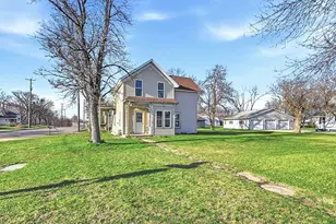 301 Minnie St, Paynesville, MN 56362 - Photo 1