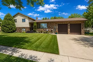 325 S Ash St, Crookston, MN 56716 - Photo 39