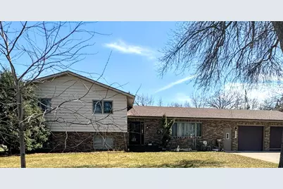 325 S Ash Street, Crookston, MN 56716 - Photo 1