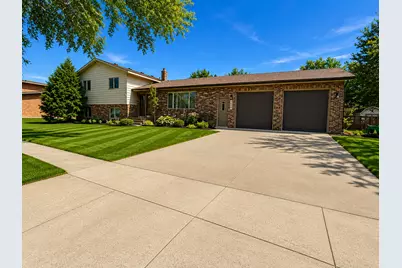 325 S Ash Street, Crookston, MN 56716 - Photo 1