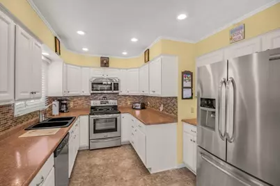 10253 101st Avenue N, Maple Grove, MN 55369 - Photo 9