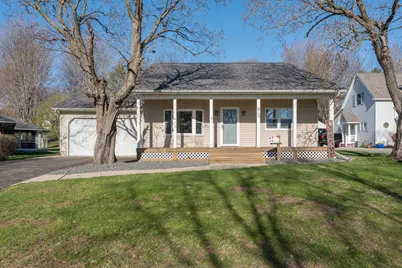 612 N 8th Street, Saint Peter, MN 56082 - Photo 1