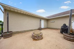 100 Capelle St, Spring Valley, MN 55975 - Photo 11