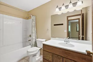 577 White Oak Dr, Hudson, WI 54016 - Photo 9
