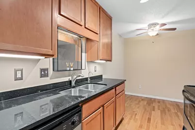 520 Ridgewood Avenue #3, Minneapolis, MN 55403 - Photo 7