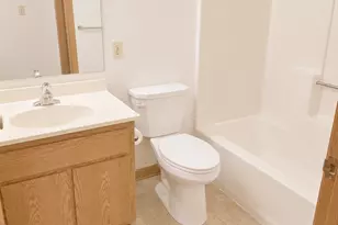910 Hengen St, Fairmont, MN 56031 - Photo 9