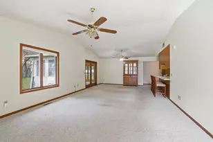 213 Foxborough Ln, Le Sueur, MN 56058 - Photo 7