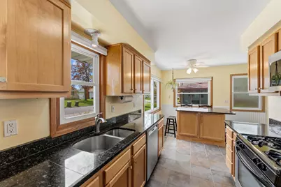 2905 Townview Avenue NE, Saint Anthony, MN 55418 - Photo 7
