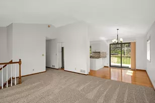 2916 Frank St, Maplewood, MN 55109 - Photo 5
