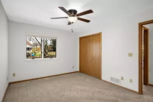 2916 Frank St, Maplewood, MN 55109 - Photo 9